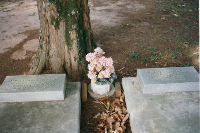 Cemetery-WesleyChapel1996(MarionJasperHatchett).jpg