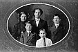 1911LeeBelleSeeFamily.jpg